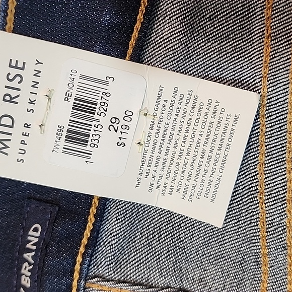 Lucky Brand Mid Rise Super Skinny Jeans in Dark Indigo with Gold Stitching - Picture 2 of 9